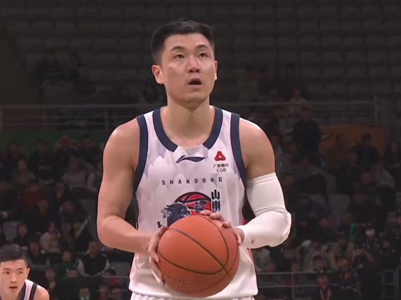 乐鱼体育平台-山东男篮客场险胜辽宁，高诗岩关键三分+关键抢断，陈林坚太稳了