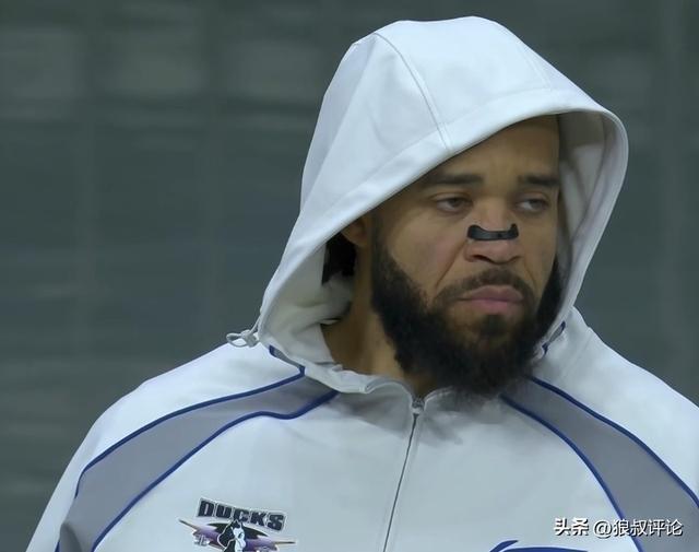 乐鱼app-渐入佳境！麦基9中8轰19分7板 举火烧天隔扣陈国豪引关注